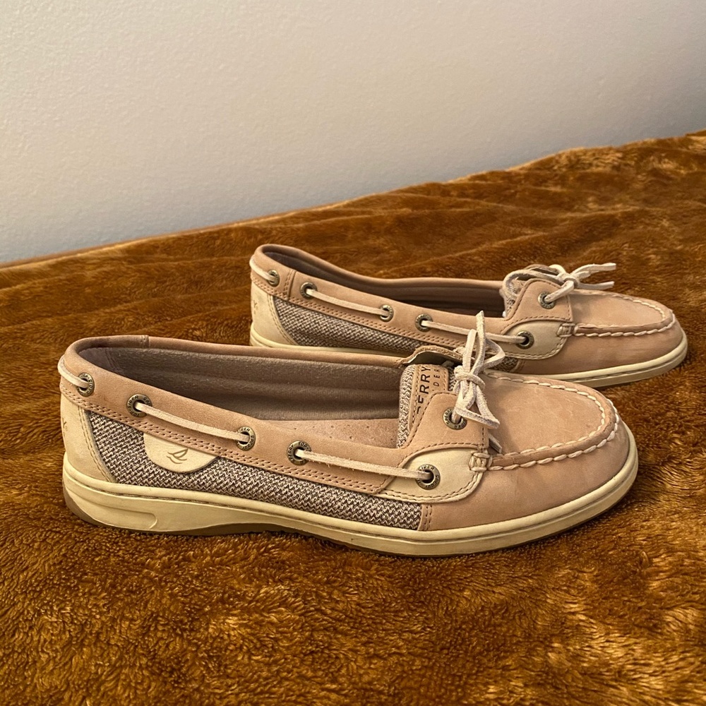 Women sperry size 8m